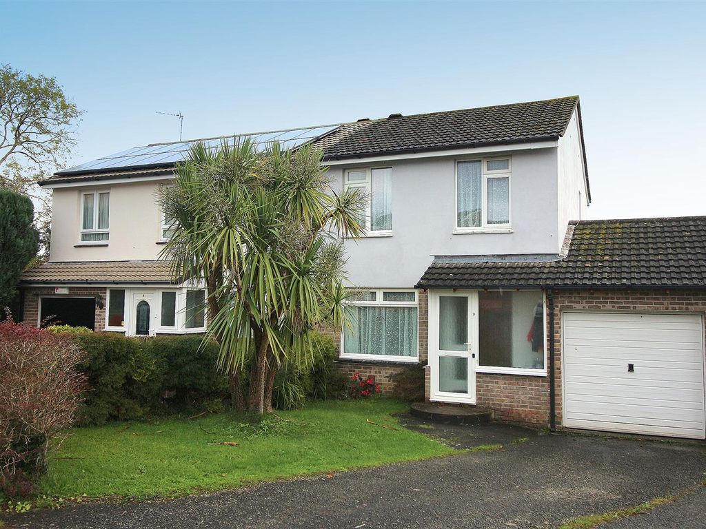 3 bed semidetached house for sale in Hawks Park, Lower Burraton