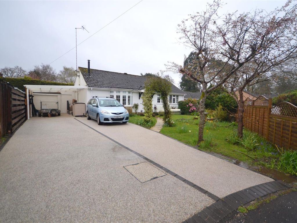 3 bed detached bungalow for sale in Aspen Drive, Verwood BH31, £495,000