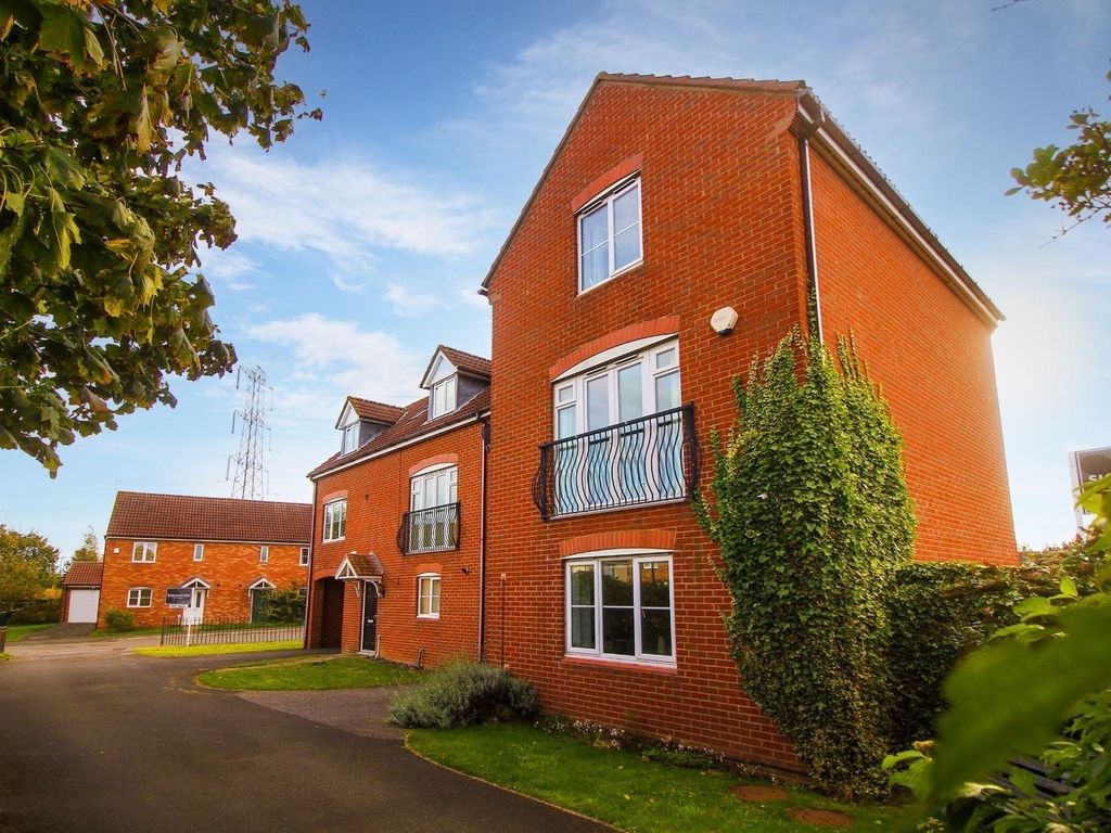 4 bed semidetached house for sale in Heathfield, West Allotment