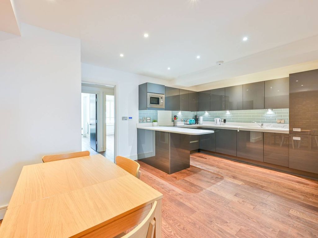 3 bed flat to rent in Shirley Street, Canning Town, London E16, £3,359