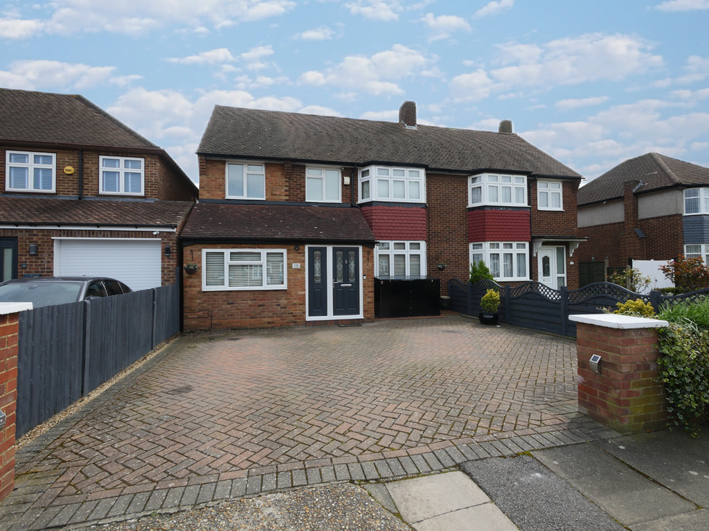 5 bed semidetached house for sale in Carew Road, Ashford TW15, £