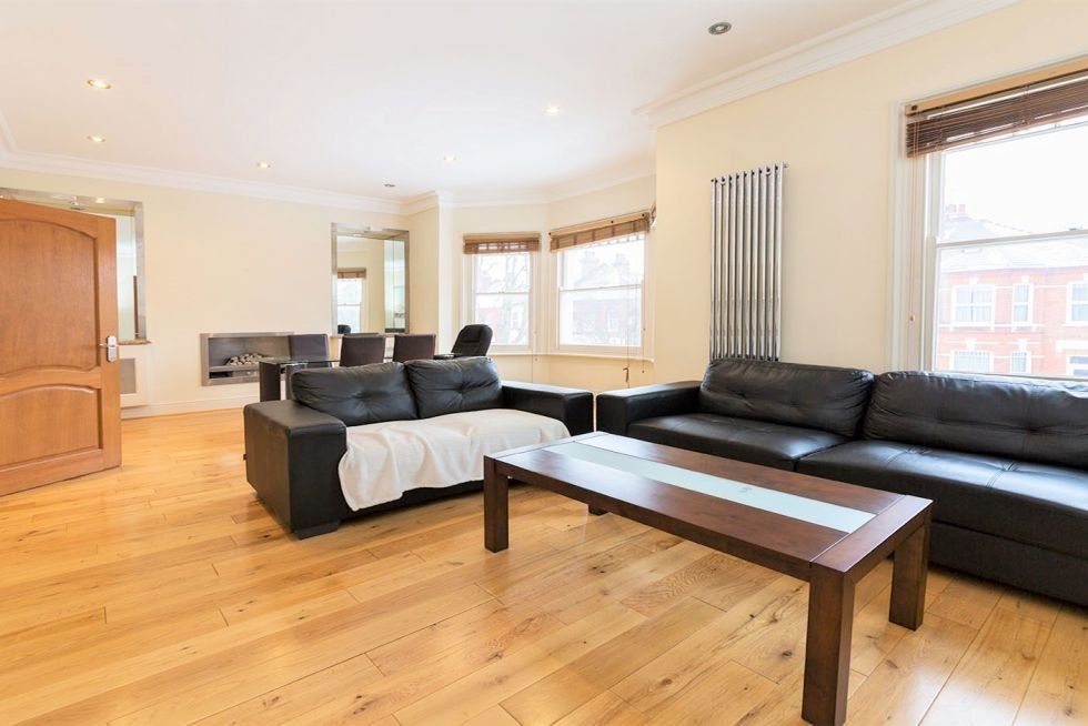 3 bed flat to rent in Richborough Road, London NW2 Zoopla