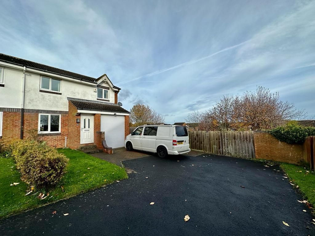 3 bed semidetached house for sale in Bloomfield Drive, East Rainton