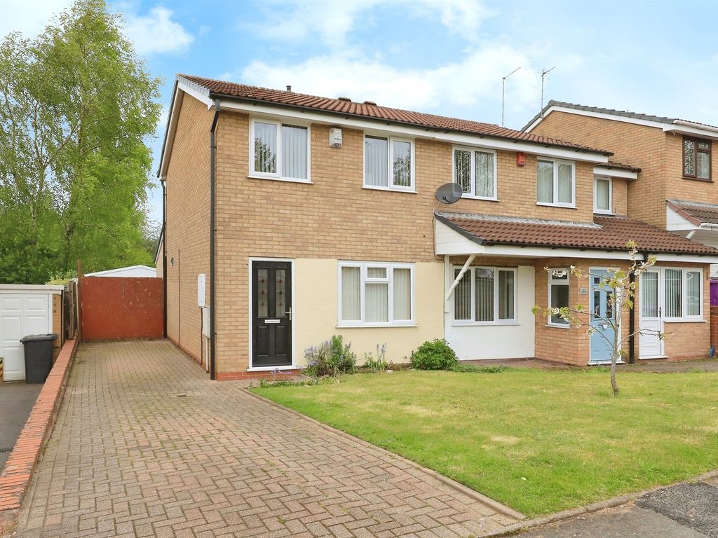 2 bed semidetached house for sale in Gurnard Close, Coppice Farm