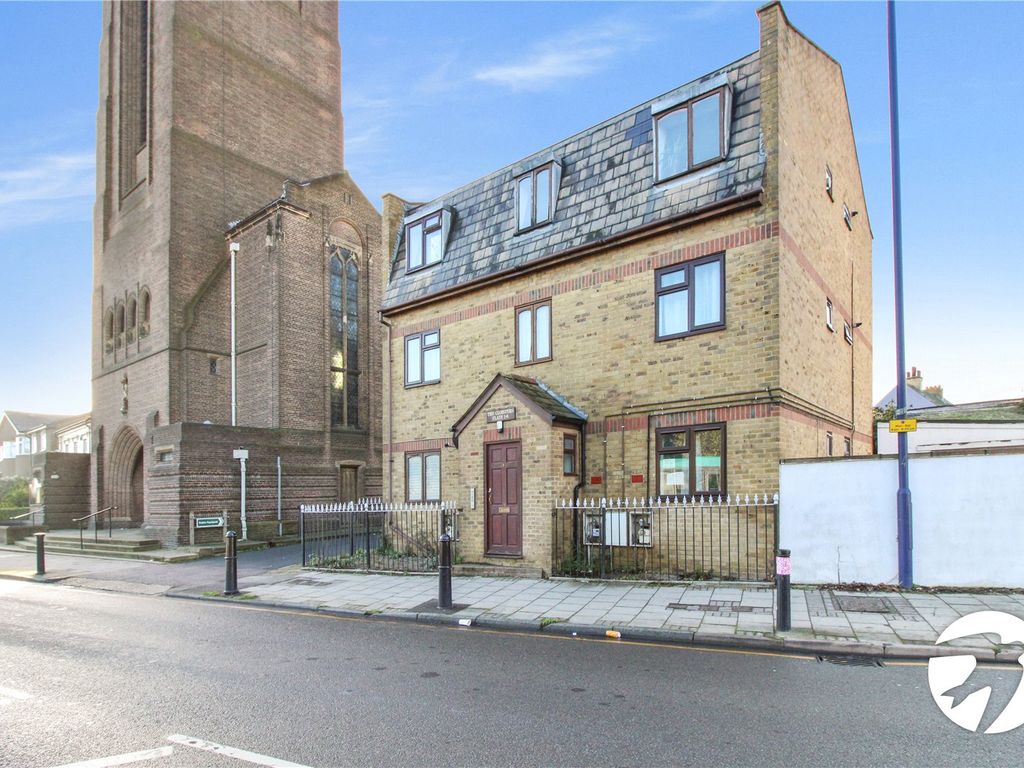 1 bed flat to rent in The Hill, Northfleet, Gravesend, Kent DA11, £850