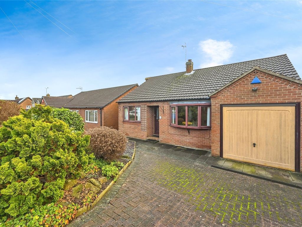 3 bed bungalow for sale in Derwent Avenue, Mansfield, Nottinghamshire