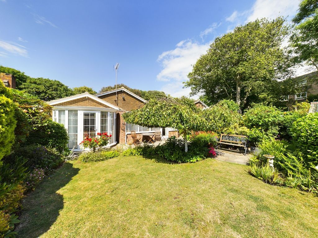 3 bed bungalow for sale in Francis Road, Broadstairs CT10, £550,000