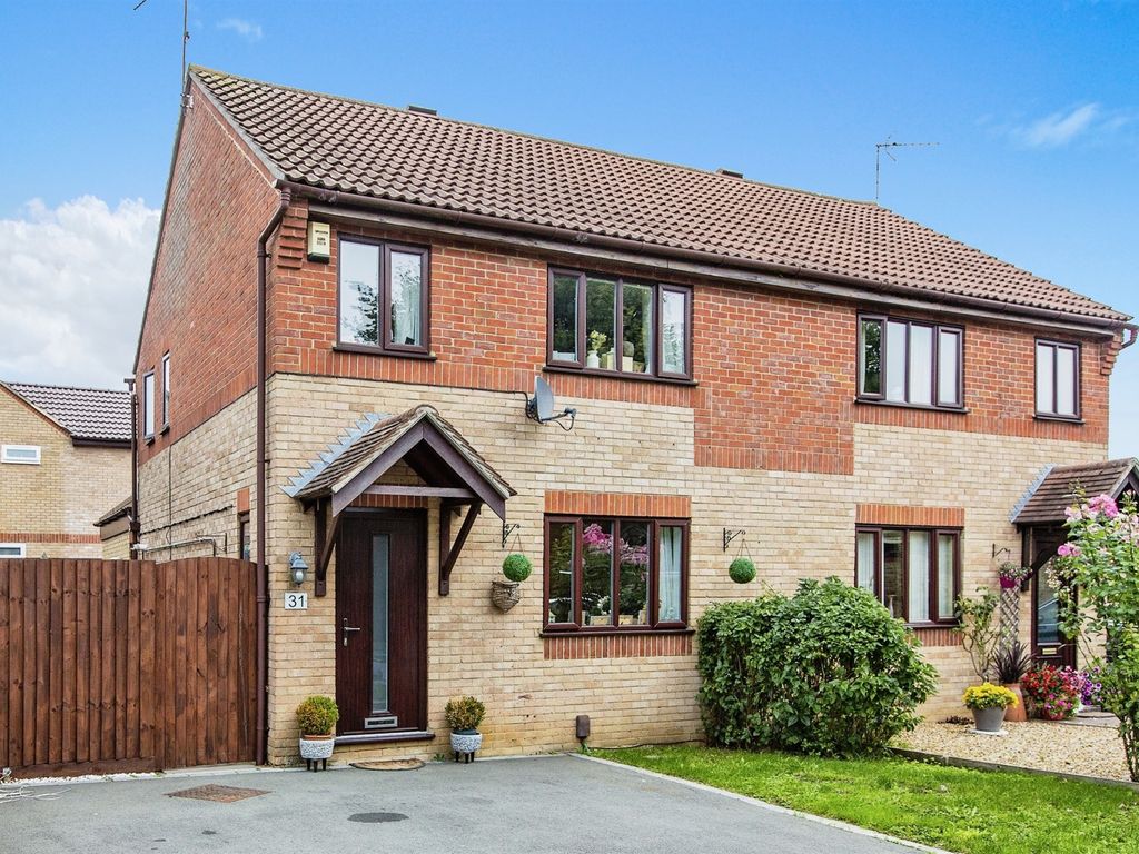 4 bed semidetached house for sale in DeFerneus Drive, Raunds