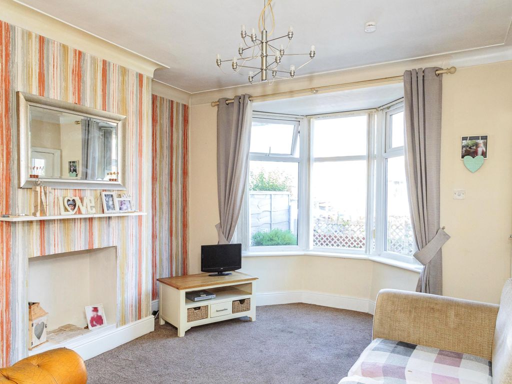 3 bed semidetached house for sale in Harcourt Road, Blackpool FY4 Zoopla