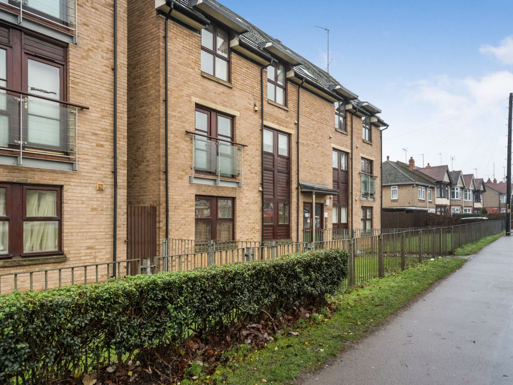 1 bed flat for sale in Weedon Road, Northampton NN5 Zoopla