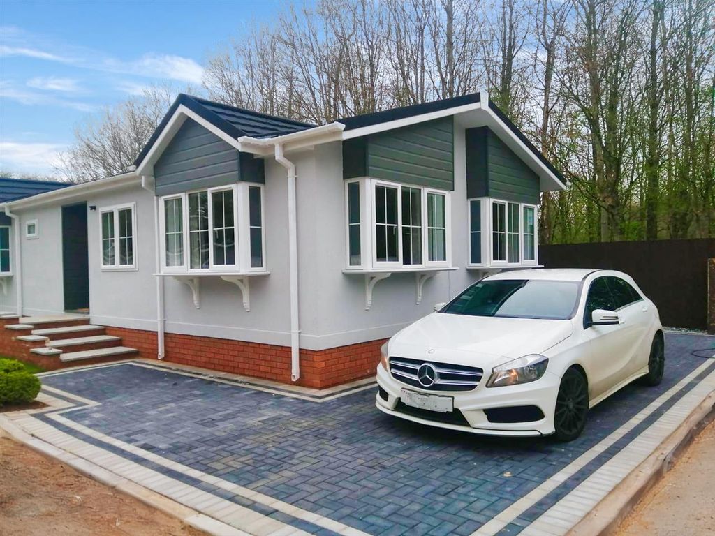 New home, 2 bed mobile/park home for sale in Whitney Park, Shortheath