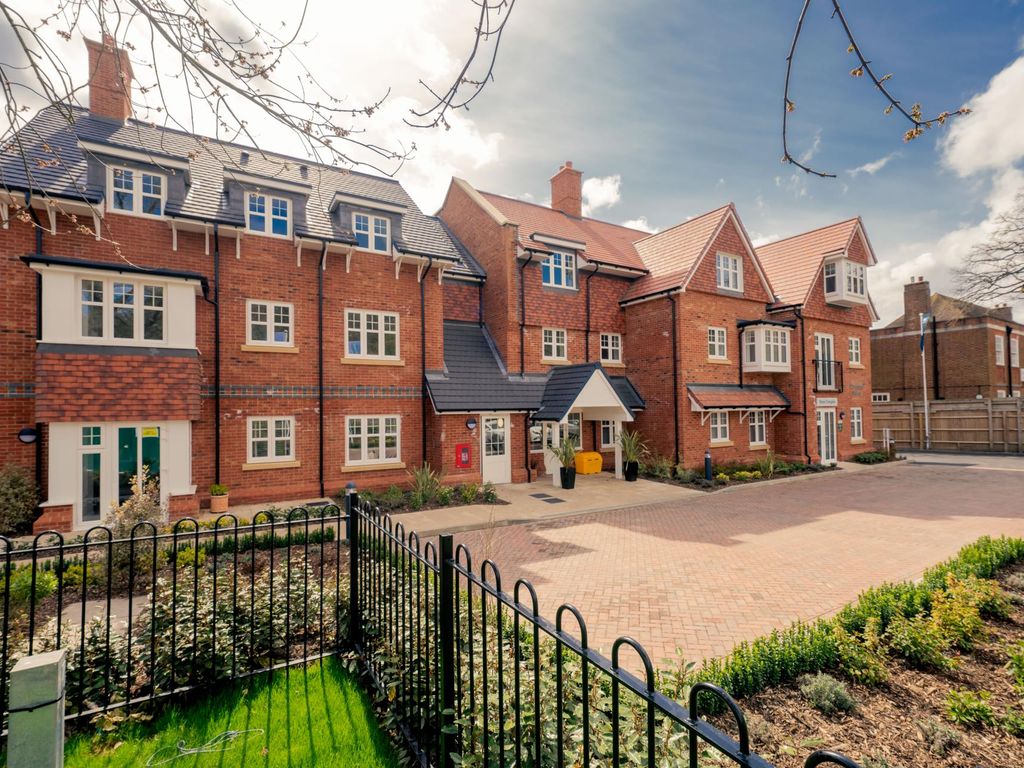 2 bed flat to rent in Woburn Street, Ampthill, Bedford MK45, £2,715 pcm Zoopla