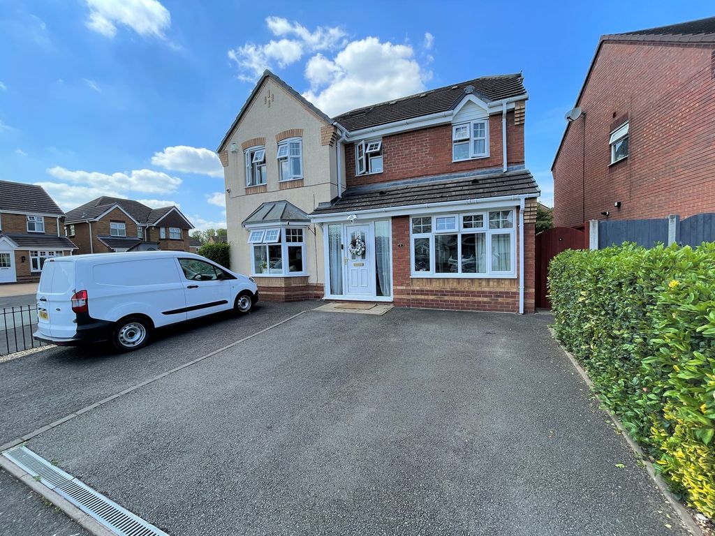 6 bed detached house for sale in Amberlands, Stretton, BurtonOnTrent