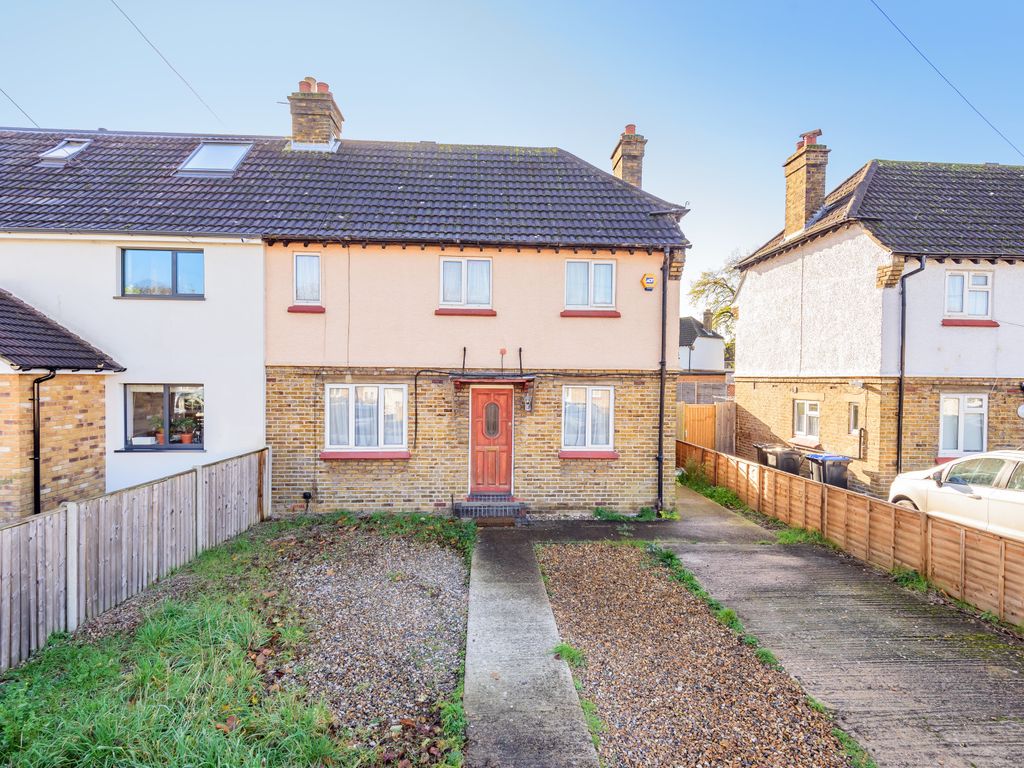 Cowley Avenue, Chertsey KT16  