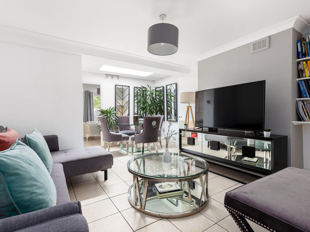 2 bed flat to rent in Handforth Road, London SW9, £2,717 pcm Zoopla