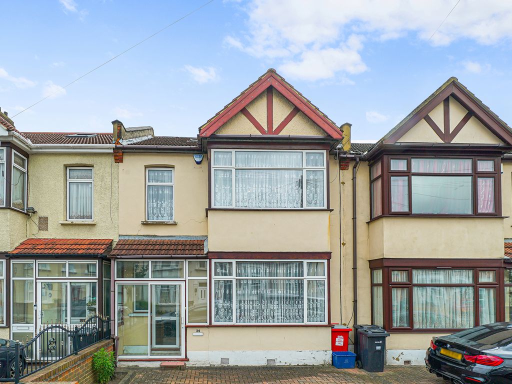 Terraced house for sale in Mafeking Avenue, Newbury Park IG2, £625,000