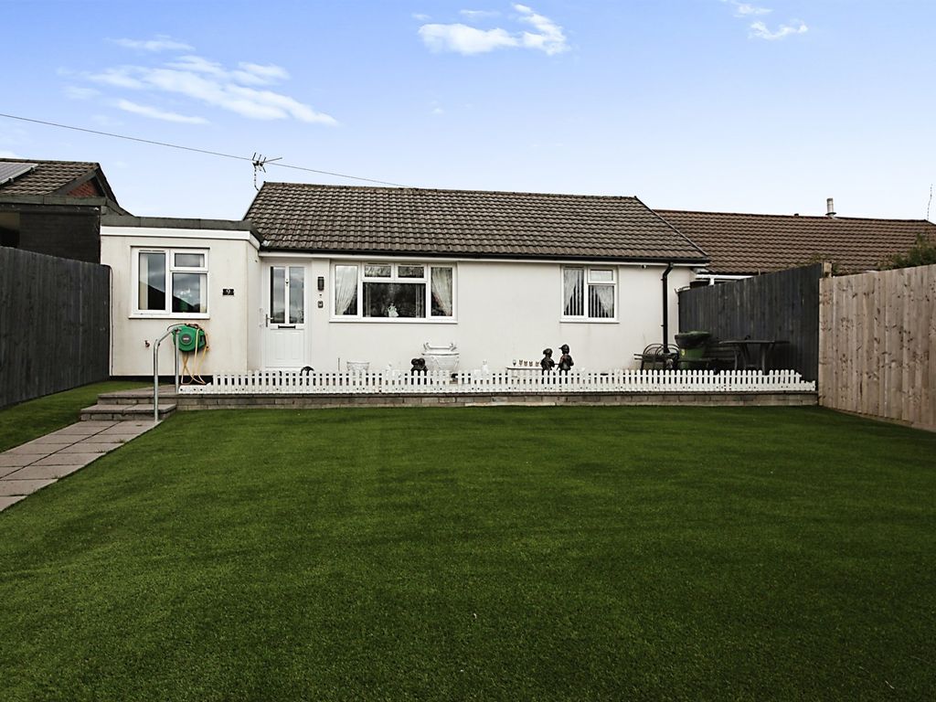 3 bed semidetached bungalow for sale in Bryngolau, Tonyrefail, Porth