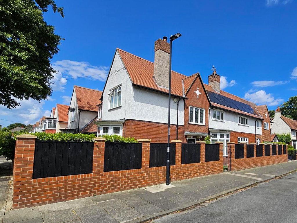 5 bed semidetached house for sale in Windsor Road, Whitley Bay