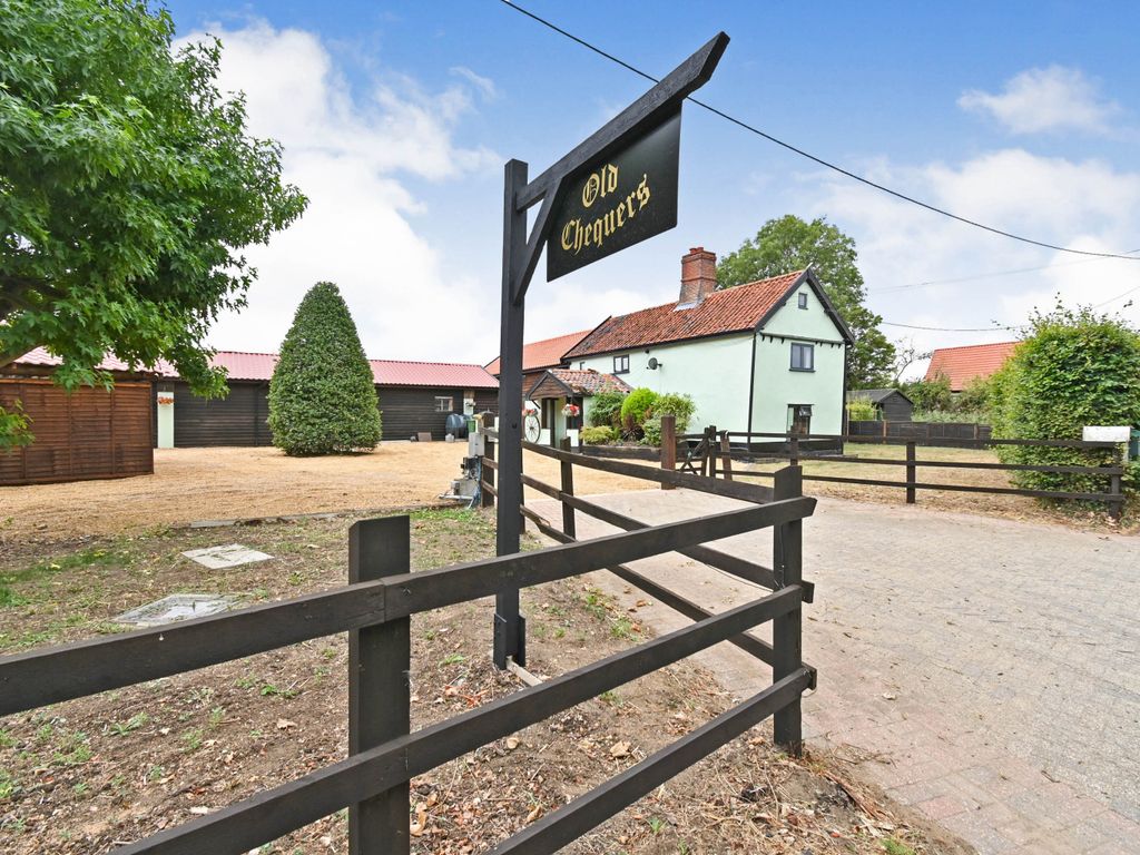 5 bed detached house for sale in New Buckenham Road, Banham, Norwich NR16 Zoopla