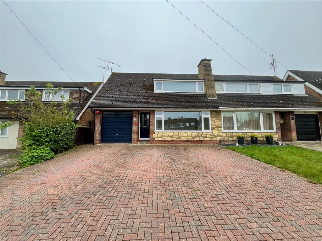 3 bed semidetached house for sale in Howard Place, Dunstable LU5, £375,000 Zoopla