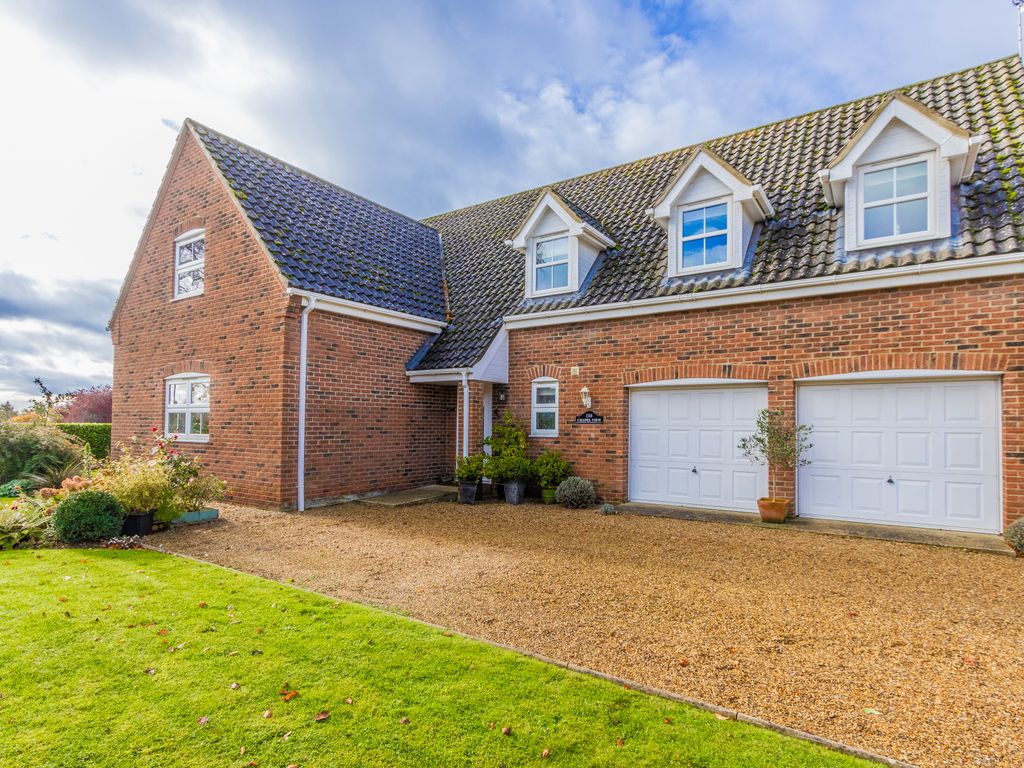 4 bed detached house for sale in Brandon Road, Swaffham PE37, £500,000