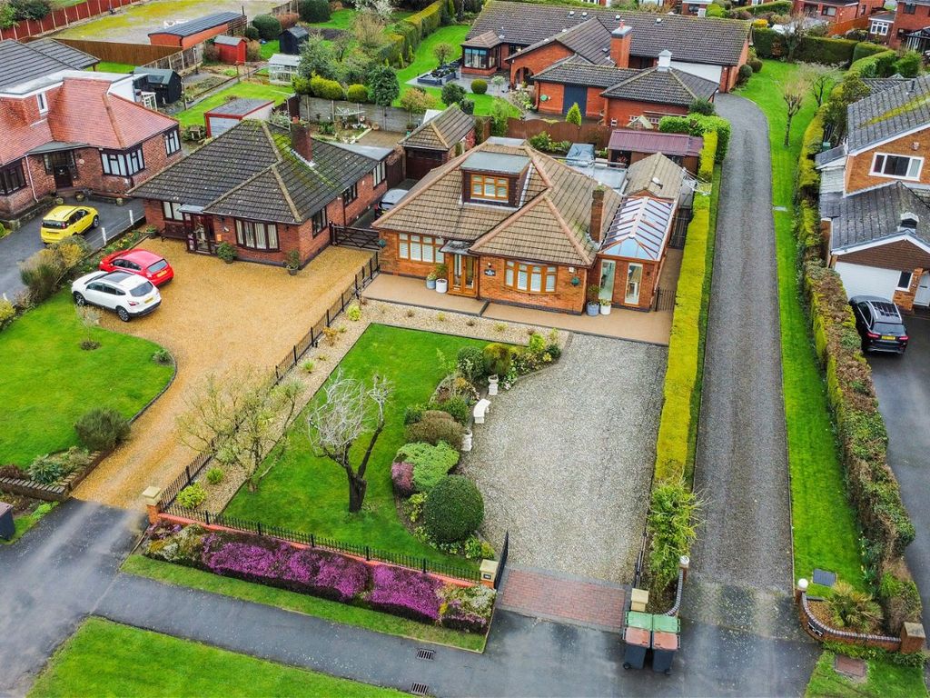 3 bed bungalow for sale in Luxury Bungalow On Bedworth Road, Bulkington
