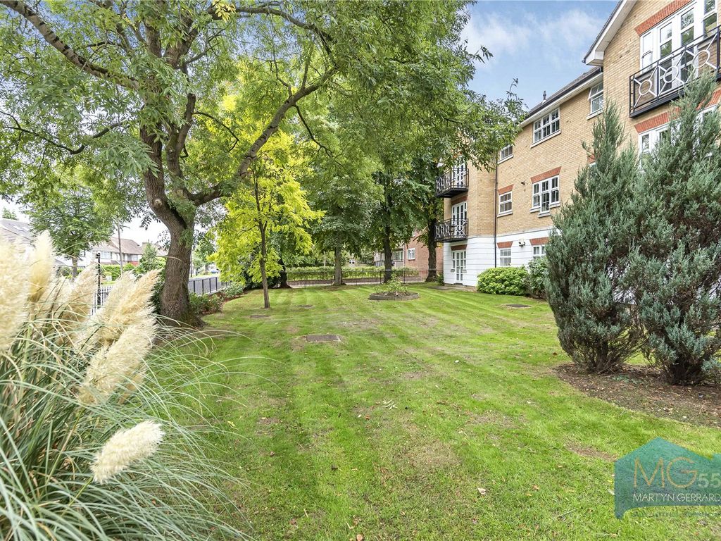 2 bed flat for sale in Ellery House, Chase Road, Southgate, London N14