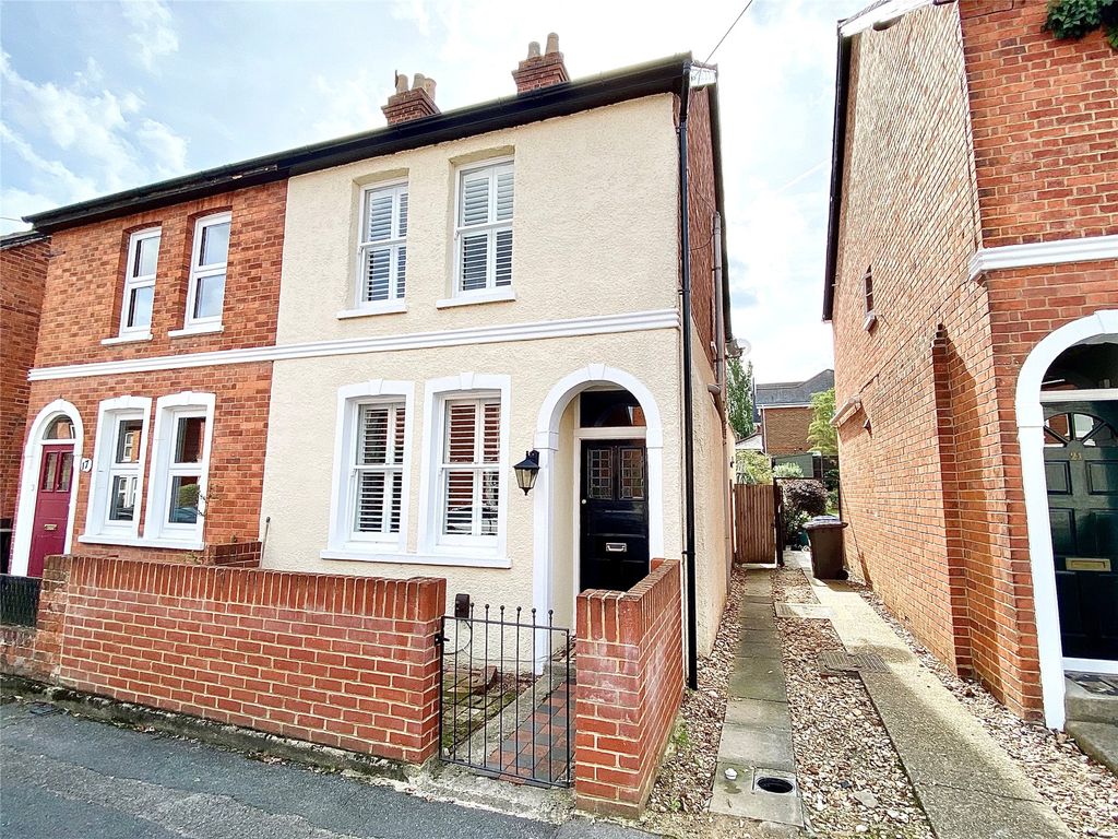 3 bed semidetached house for sale in College Rise, Maidenhead