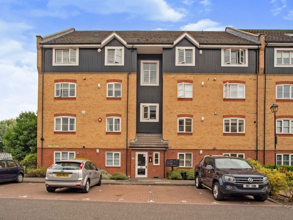 Longman Court, Stationers Place, Hemel Hempstead HP3  