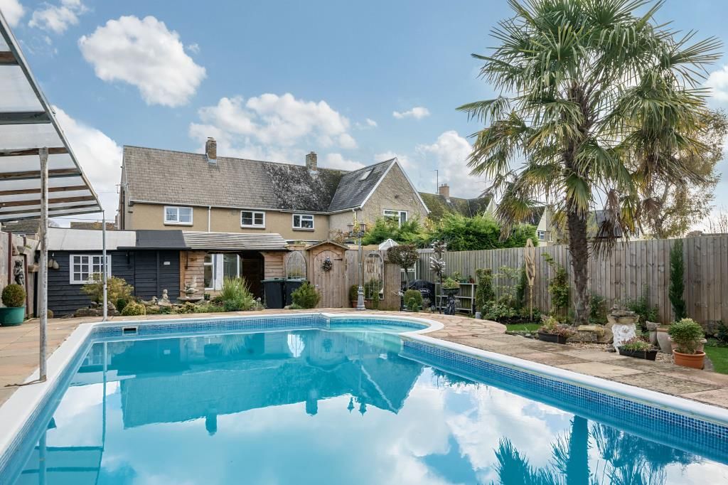 3 bed semidetached house for sale in Griffiths Close, Northmoor OX29