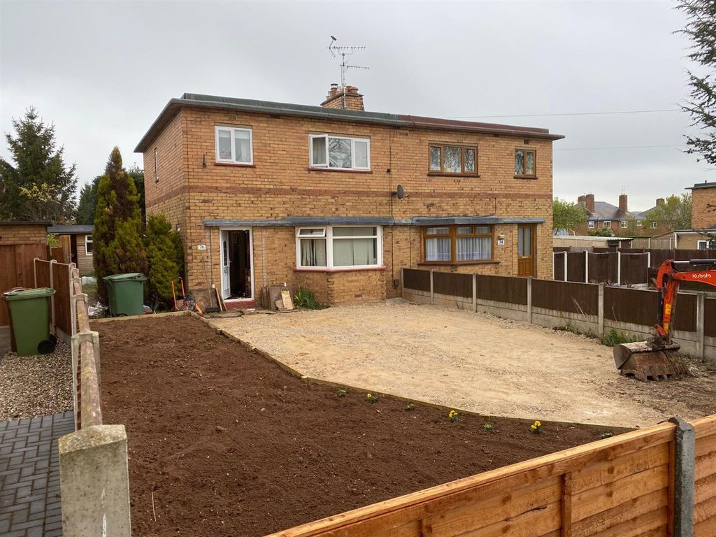 3 bed semidetached house for sale in St. Vincent Road, Stone ST15, £