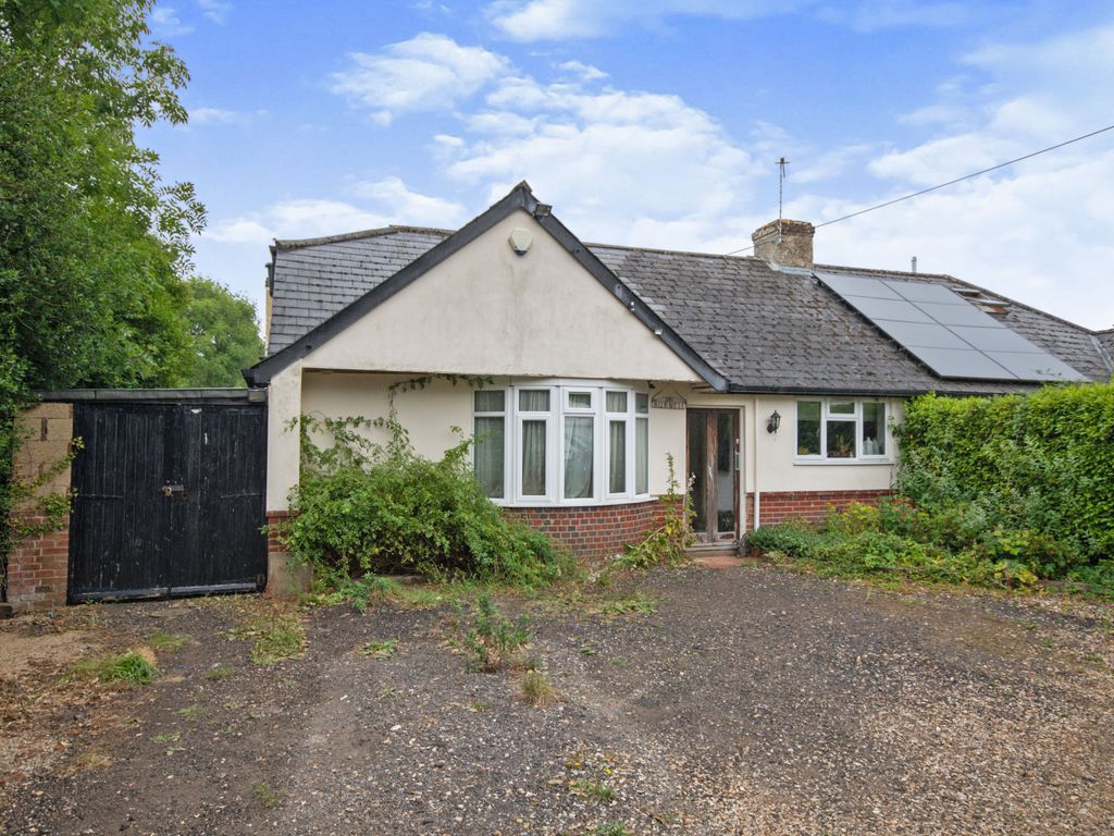 4 bed bungalow for sale in Fryern Court Road, Burgate, Fordingbridge