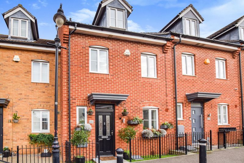 4 bed property for sale in Bonham Drive, Orsett, Grays RM16 Zoopla