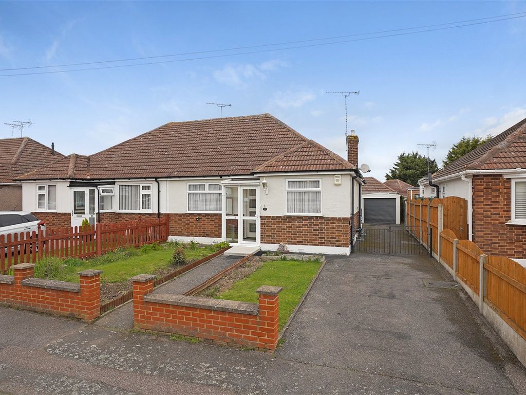 2 bed semidetached bungalow for sale in Bourne Grove, Sittingbourne