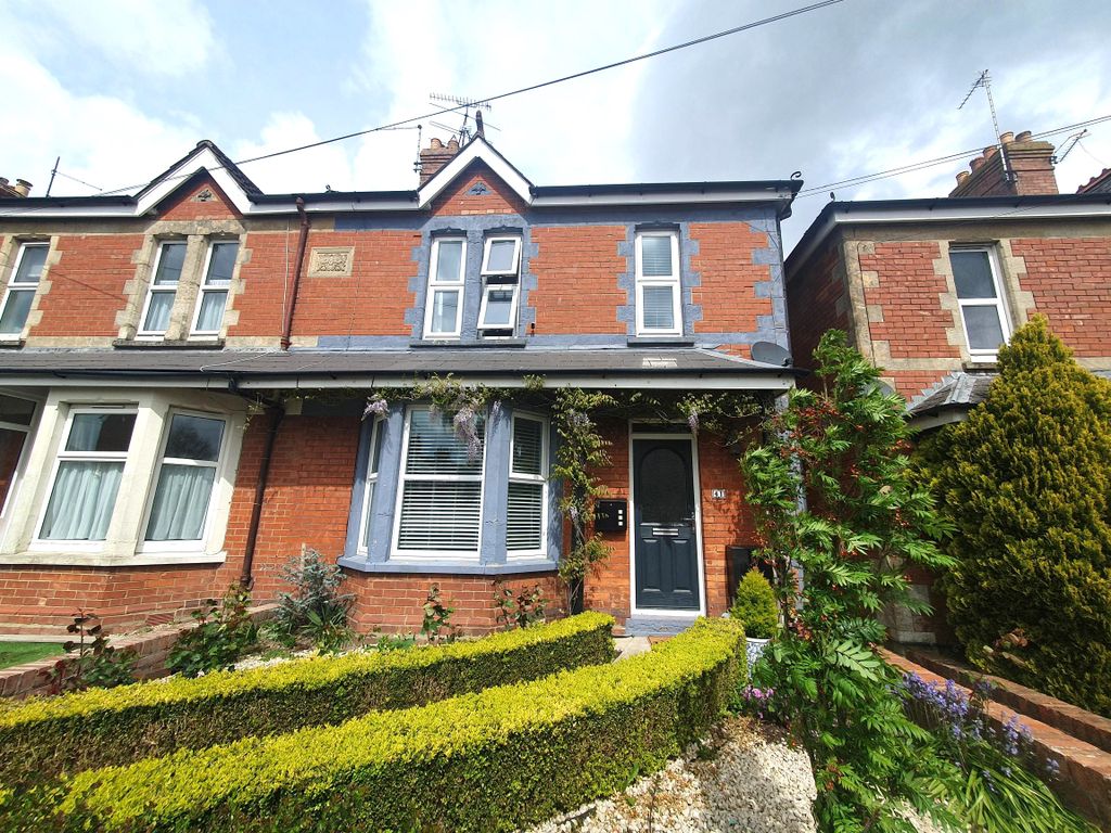 3 bed semidetached house for sale in Rosebery Avenue, Yeovil BA21, £