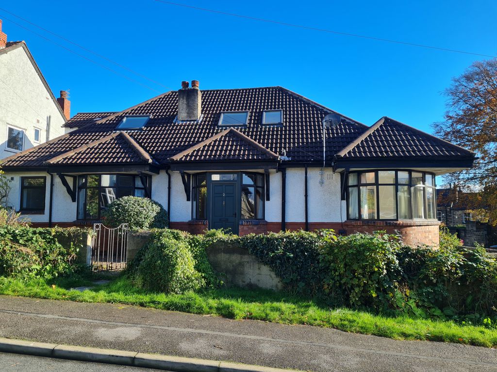 4 bed detached house to rent in Moor Park Avenue, Headingley, Leeds LS6