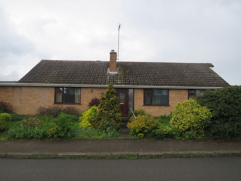 3 bed detached bungalow for sale in Stanhope Road, Wigston LE18 Zoopla