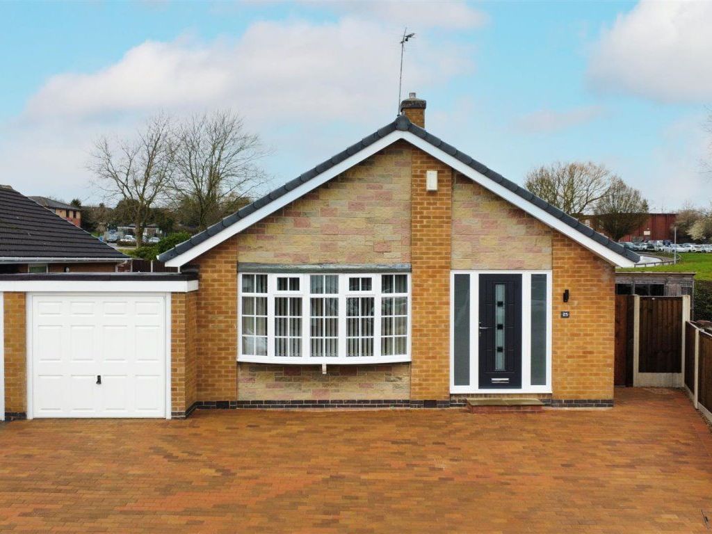 2 bed bungalow to rent in Friesland Drive, Sandiacre, Nottingham NG10