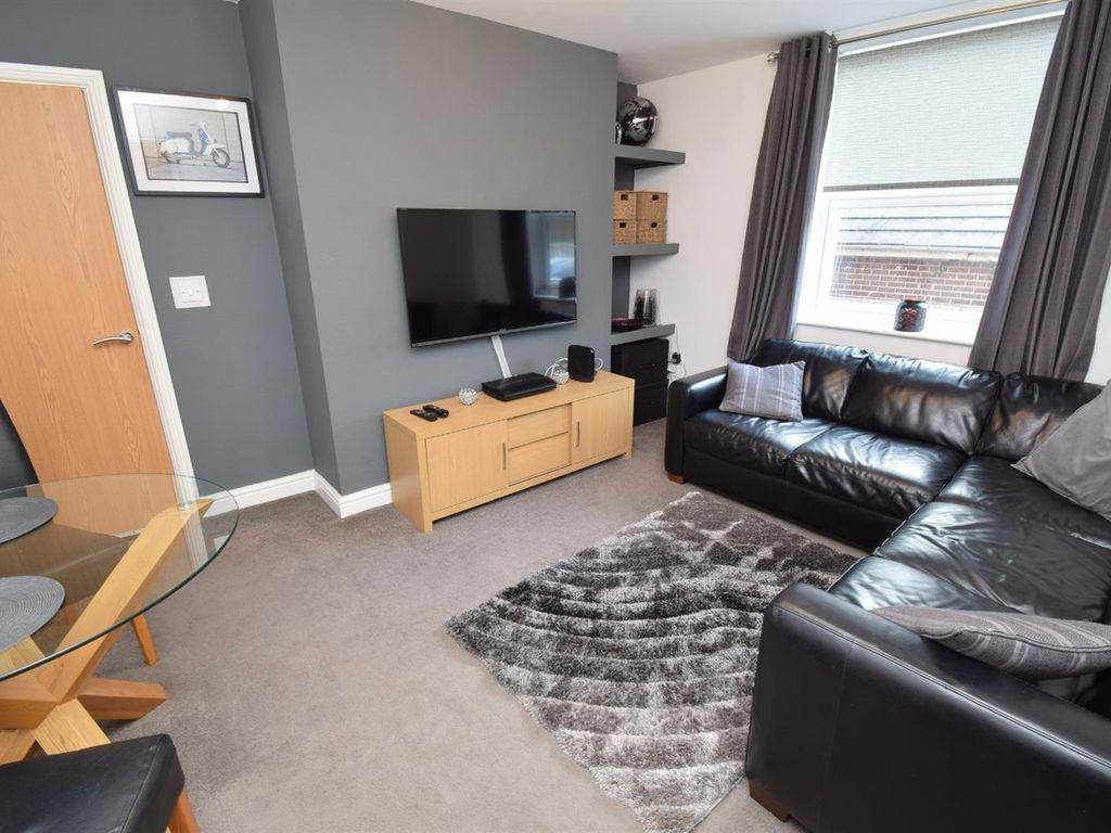 1 bed flat to rent in Agbrigg Road, Sandal, Wakefield WF2, £675 pcm