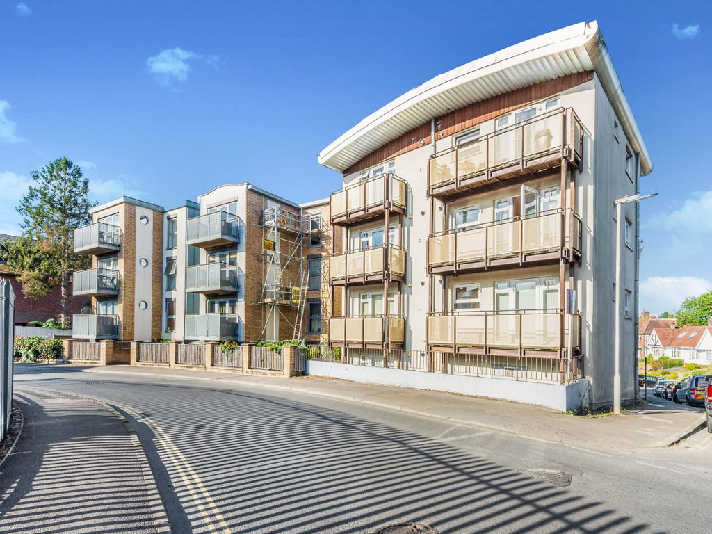 Studio to rent in Dallaway Gardens, East Grinstead RH19 Zoopla