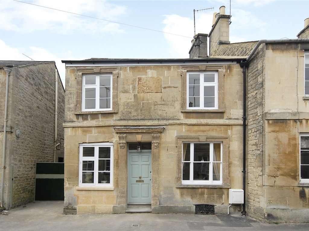 4 bed end terrace house for sale in Chester Street, Cirencester