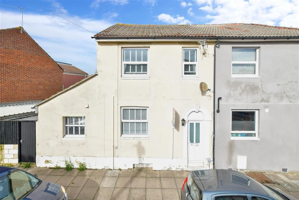2 bed end terrace house for sale in Guildford Road, Portsmouth