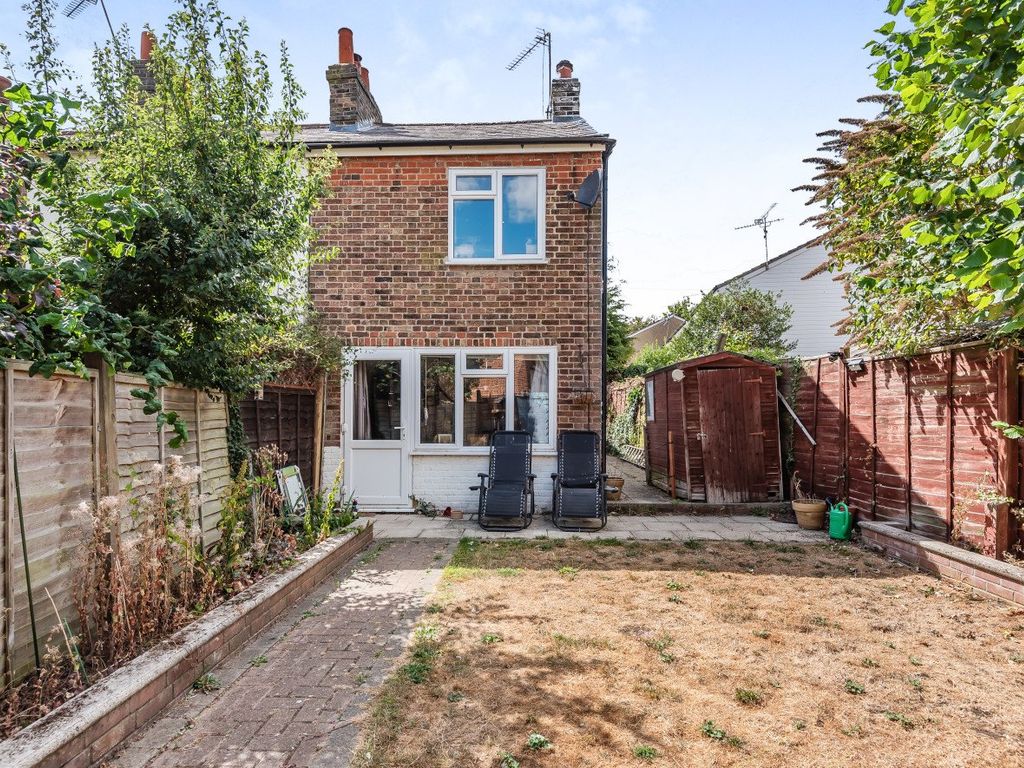 2 bed end terrace house for sale in Apton Road, Stortford