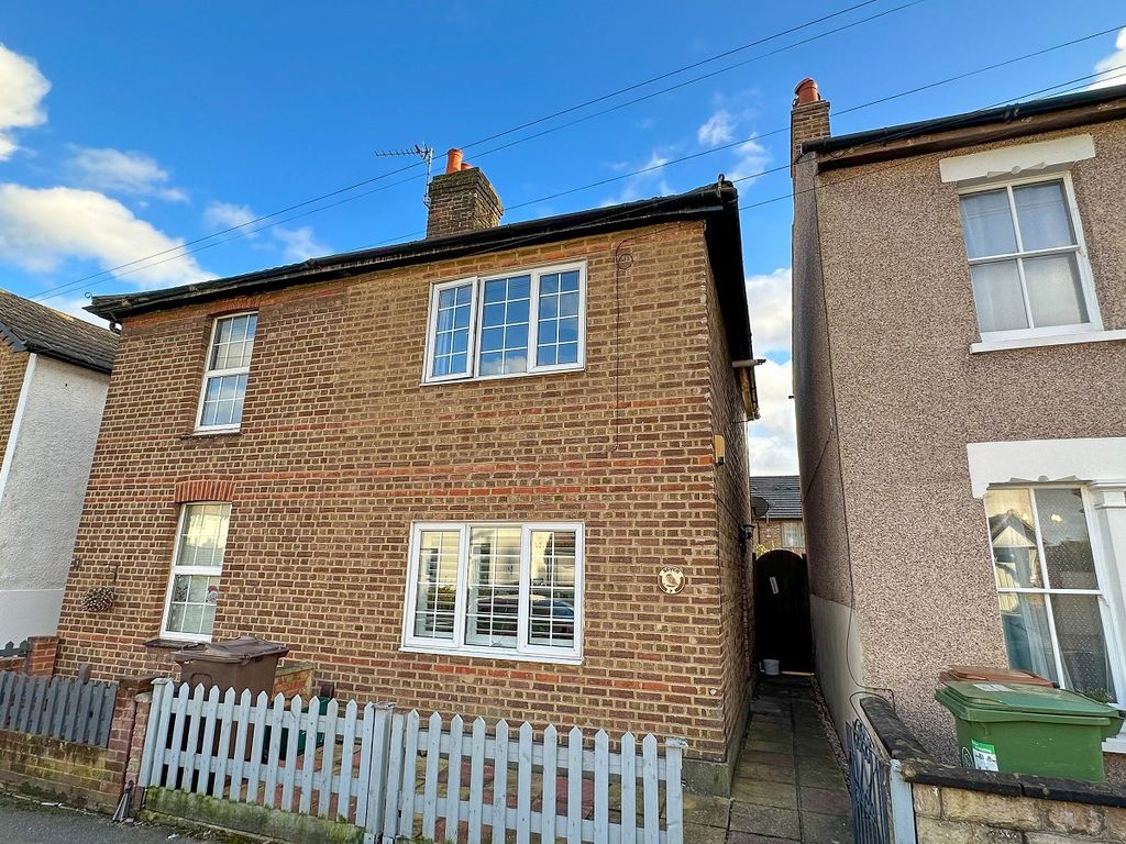 2 bed semidetached house for sale in St Andrews Road, Carshalton