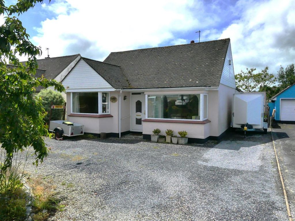 2 bed bungalow for sale in Exeter Road, Kingsteignton, Newton Abbot