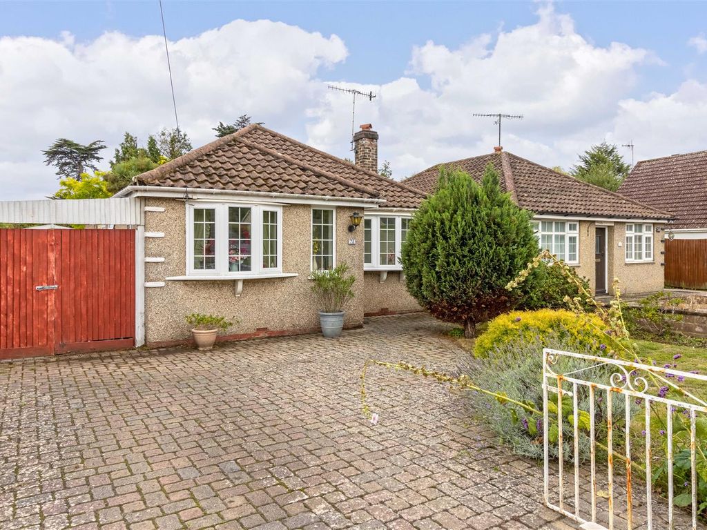2 bed detached bungalow for sale in Old Shoreham Road, Lancing BN15