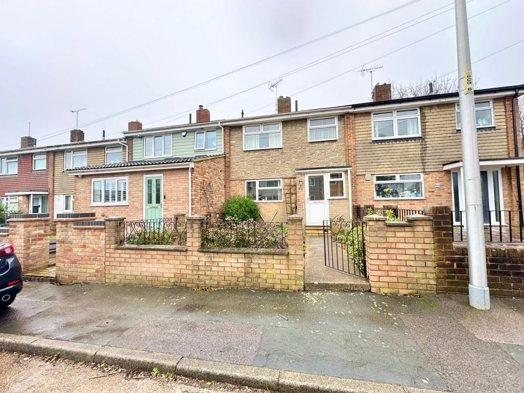 3 bed terraced house for sale in Burnham Walk, Rainham, Gillingham ME8
