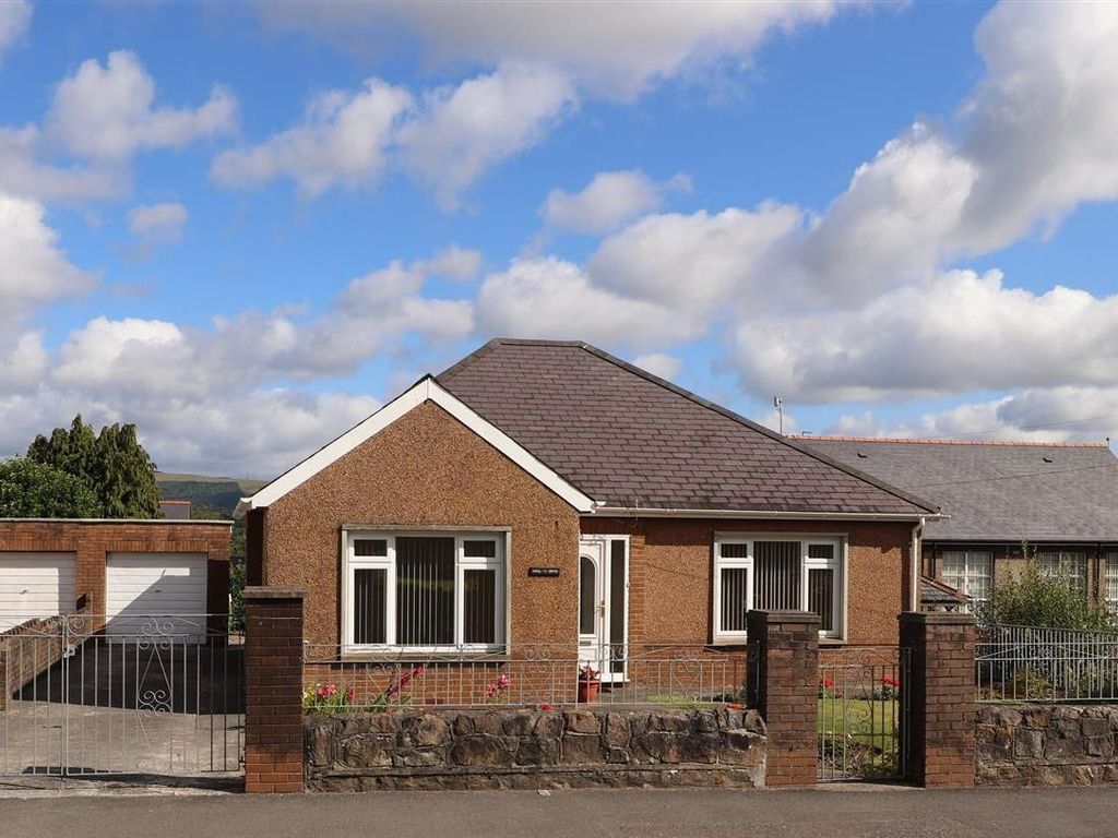 3 bed detached bungalow to rent in School Road, Bryncethin, Bridgend