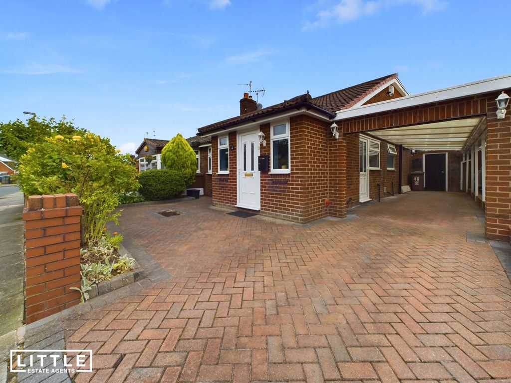 3 bed semidetached house for sale in Avenue, Sutton Leach
