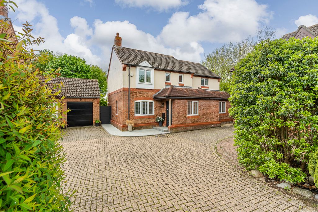 4 bed detached house for sale in Barton Drive, Hamble SO31 Zoopla